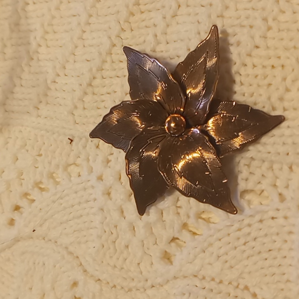 Flower brooch